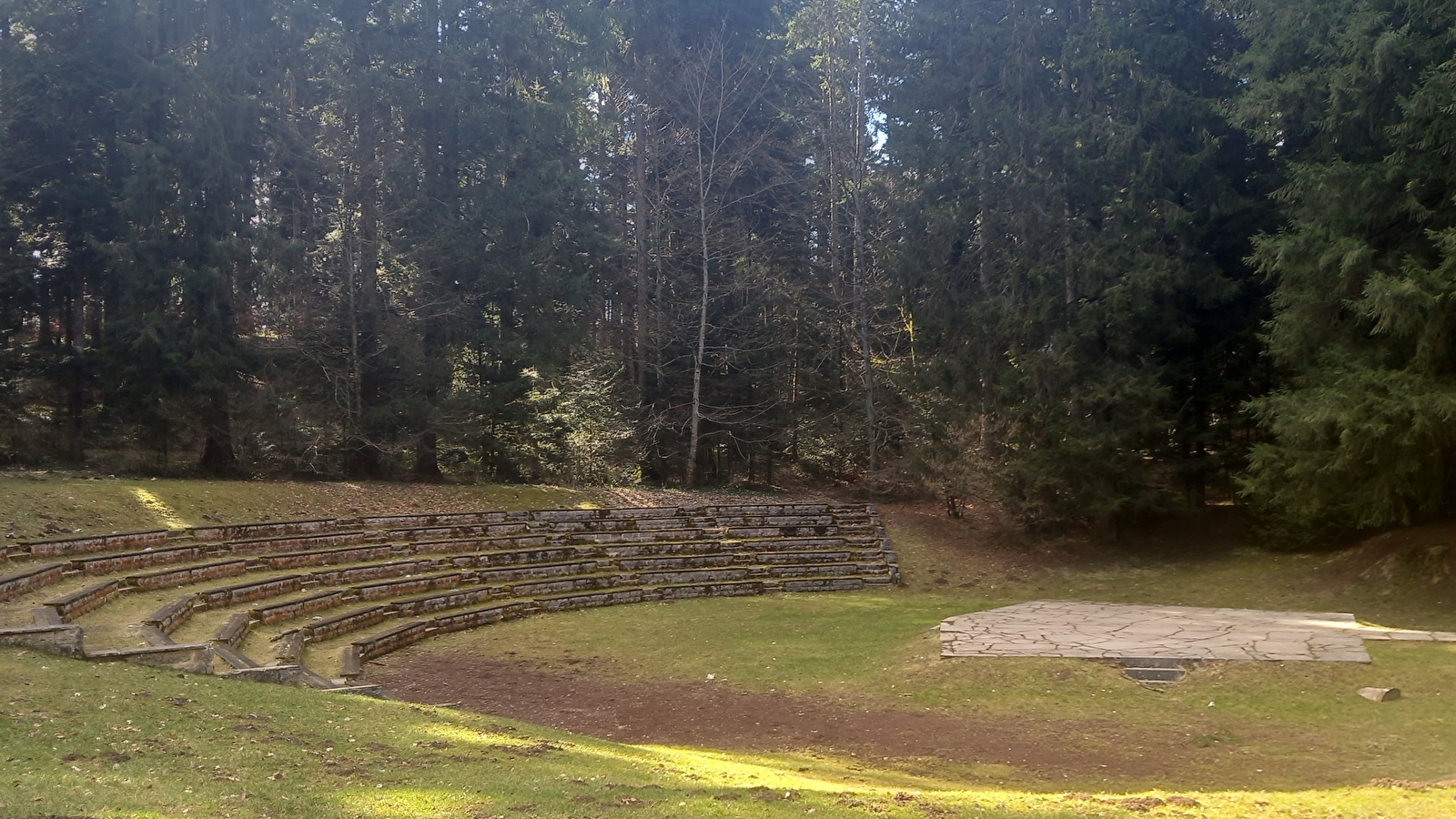 Le Théâtre Forestier - n°9