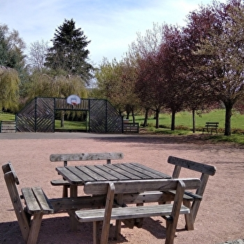 Aire de pique-nique du bourg - GRANDVAUX