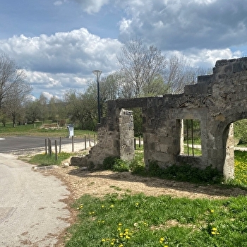 Aire d'accueil - LA RIVIERE-DRUGEON