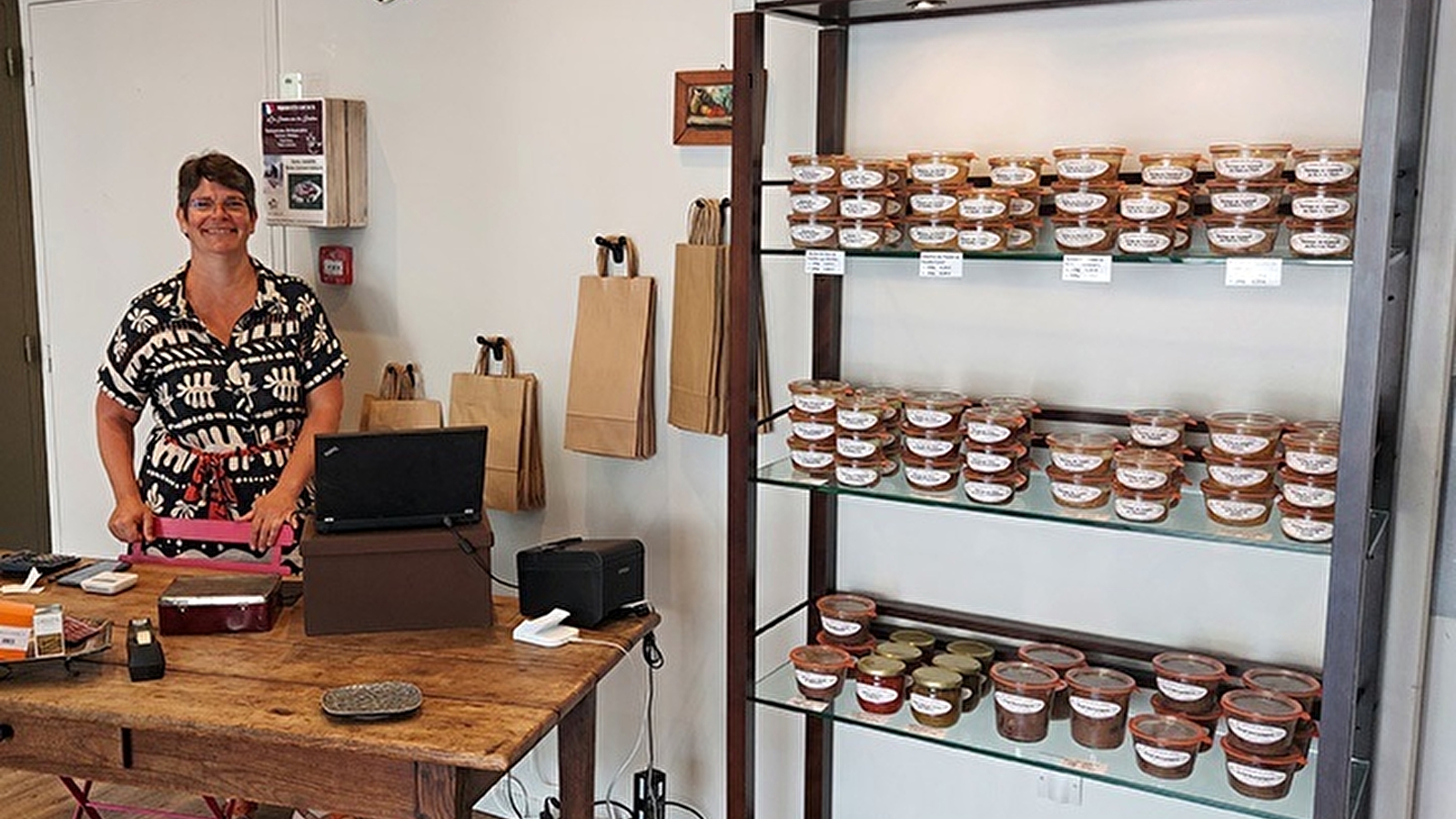 LA CERISE SUR LE COCHON