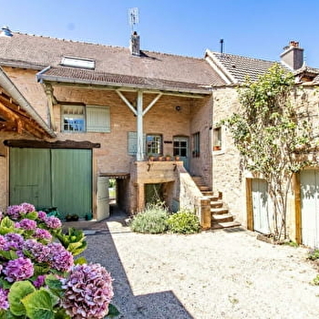 les Deux Colombes - AMEUGNY