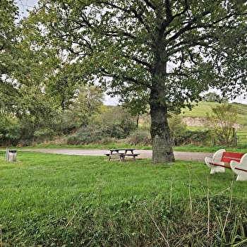 Aire de pique-nique - CURDIN