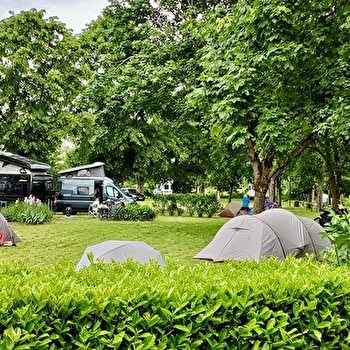 Camping Les Voiles sur Grosne - SAVIGNY-SUR-GROSNE