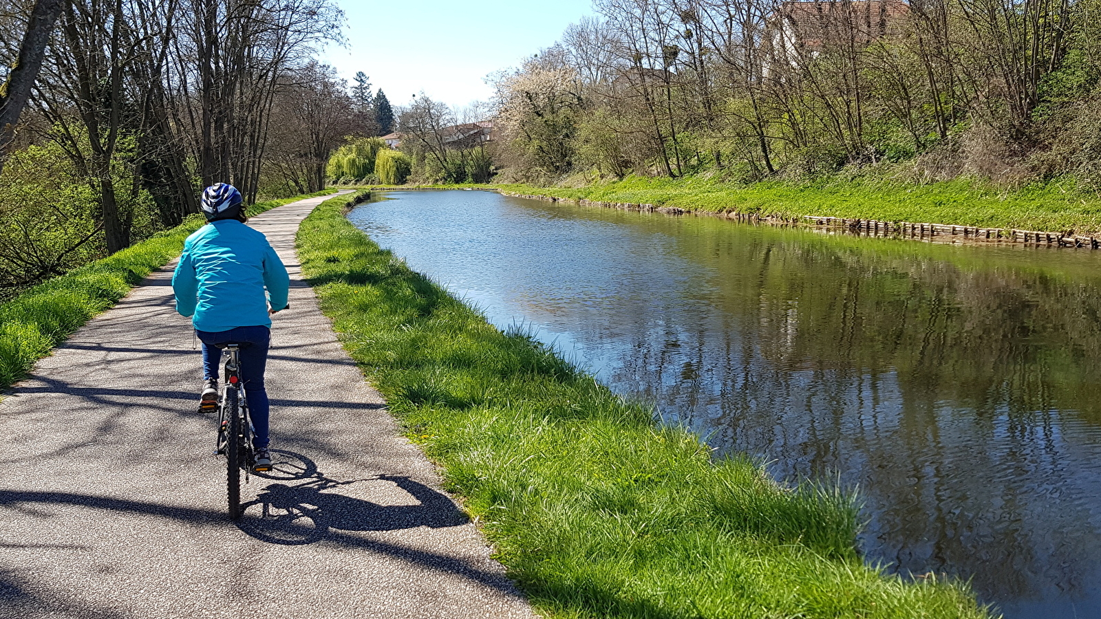Boucle cyclable n°2 : D'une toiture colorée à une autre...