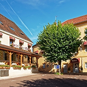 Hôtel-Restaurant des Trois Maures - COUCHES