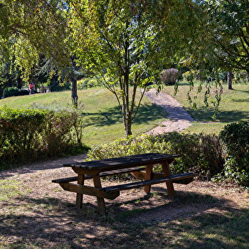 Aire de pique-nique 'Voie Verte' - LA ROCHE-VINEUSE