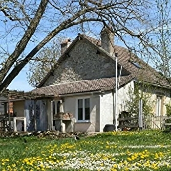 Les Hirondelles d'Anlezy: gîte Hirondelle Rustique - ANLEZY