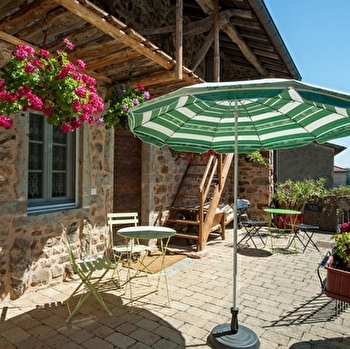 La Maison aux Pierres Levées - NAVOUR-SUR-GROSNE