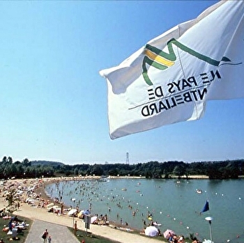 Aire de camping-cars : Base de loisirs - BROGNARD