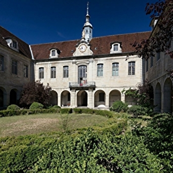 Apothicairerie de l'hôtel-dieu - LONS-LE-SAUNIER