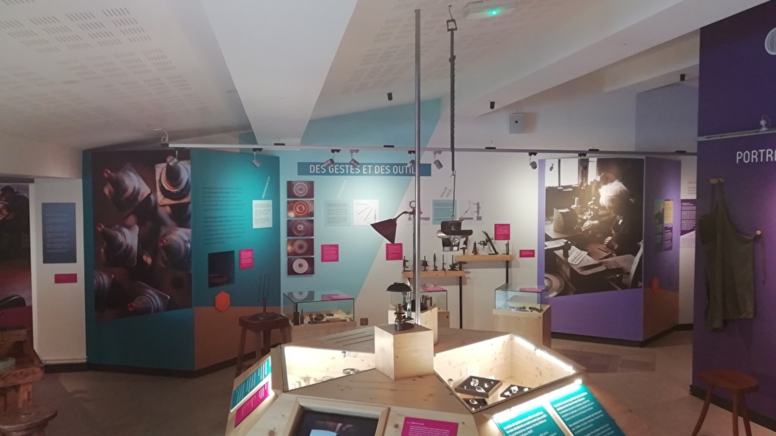 Lapidaire : Artisan de l'éclat et de la couleur