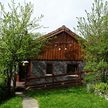 Chalet au Pas du Comtois - LES PREMIERS SAPINS