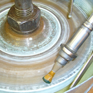 Lapidaire : Artisan de l'éclat et de la couleur