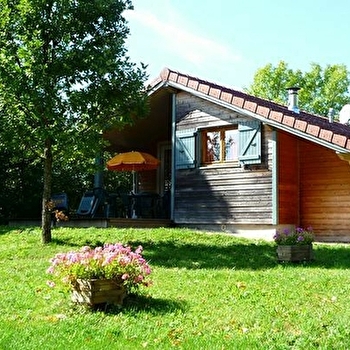 Lodges du hérisson le gour bleu - BONLIEU
