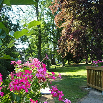 Aire de pique-nique du parc communal de Malay-le-Grand - MALAY-LE-GRAND