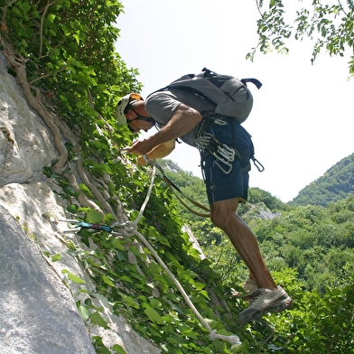 Terrain d'aventure l Akila Gorges de la Loue