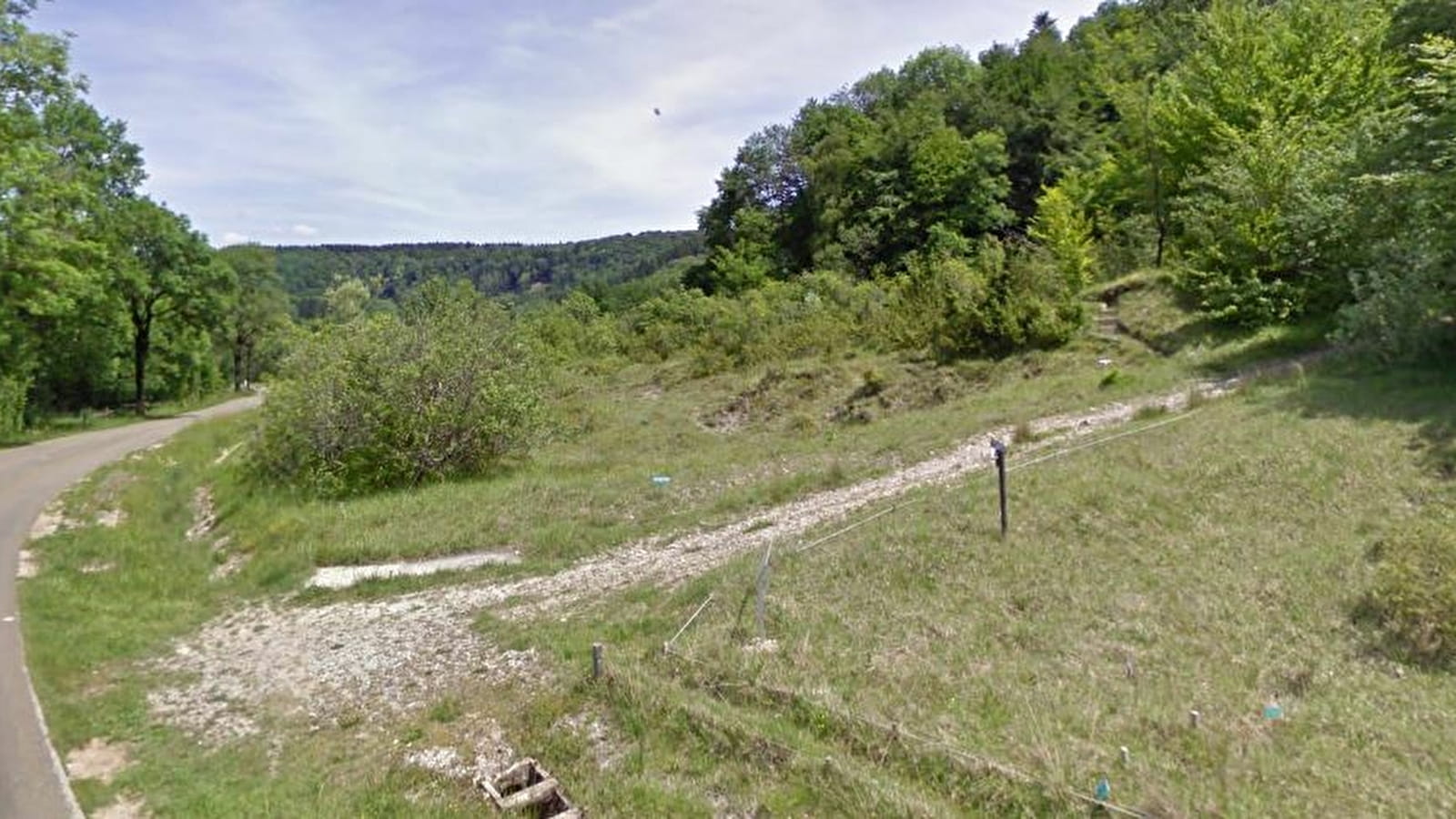 Aire de pique nique du Jardin des Marnes à Eternoz