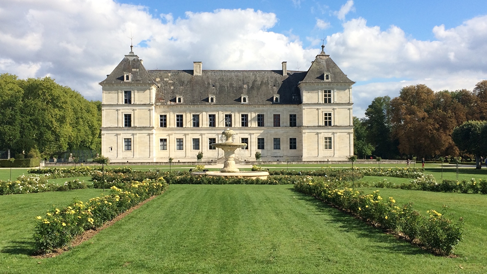 Visitez l'étonnant Palais de la Renaissance Italienne en Bourgogne Franche Comté !