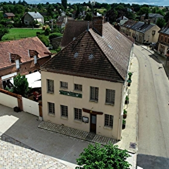 Hôtel-Restaurant Le Champcevrais - CHAMPCEVRAIS