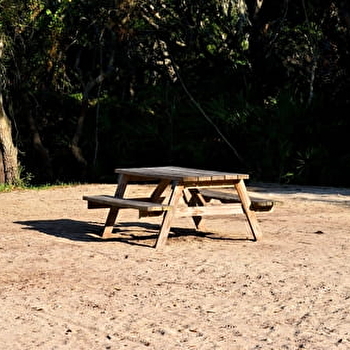 Aire de pique-nique de la voie verte à Ornans - ORNANS