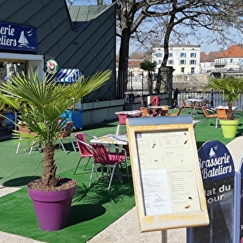 Brasserie des Bateliers - GRAY