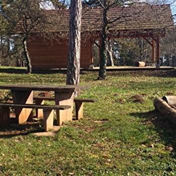 Aire de pique-nique de l'oratoire Notre-Dame de Bonne Espérance - PERNAND-VERGELESSES