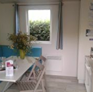 Chalets du Camping Carpodrome l'Etang de la Fougeraie