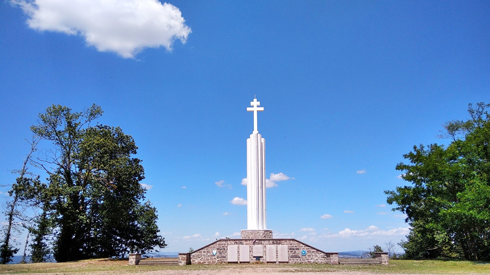 Mont Châtelard et monument de la Résistance