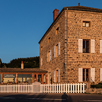 Gîte La Grange - SOLUTRE-POUILLY