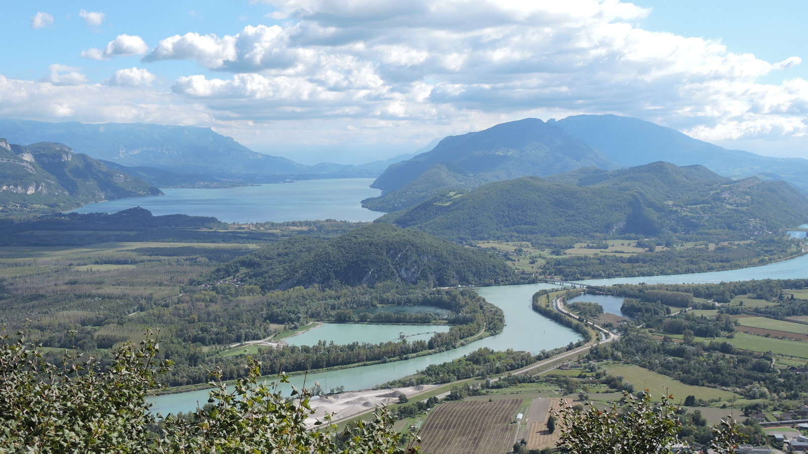 Grandes Traversées du Jura (GTJ) : Itinéraire VTT de Mandeure à Culoz via le Grand Colombier