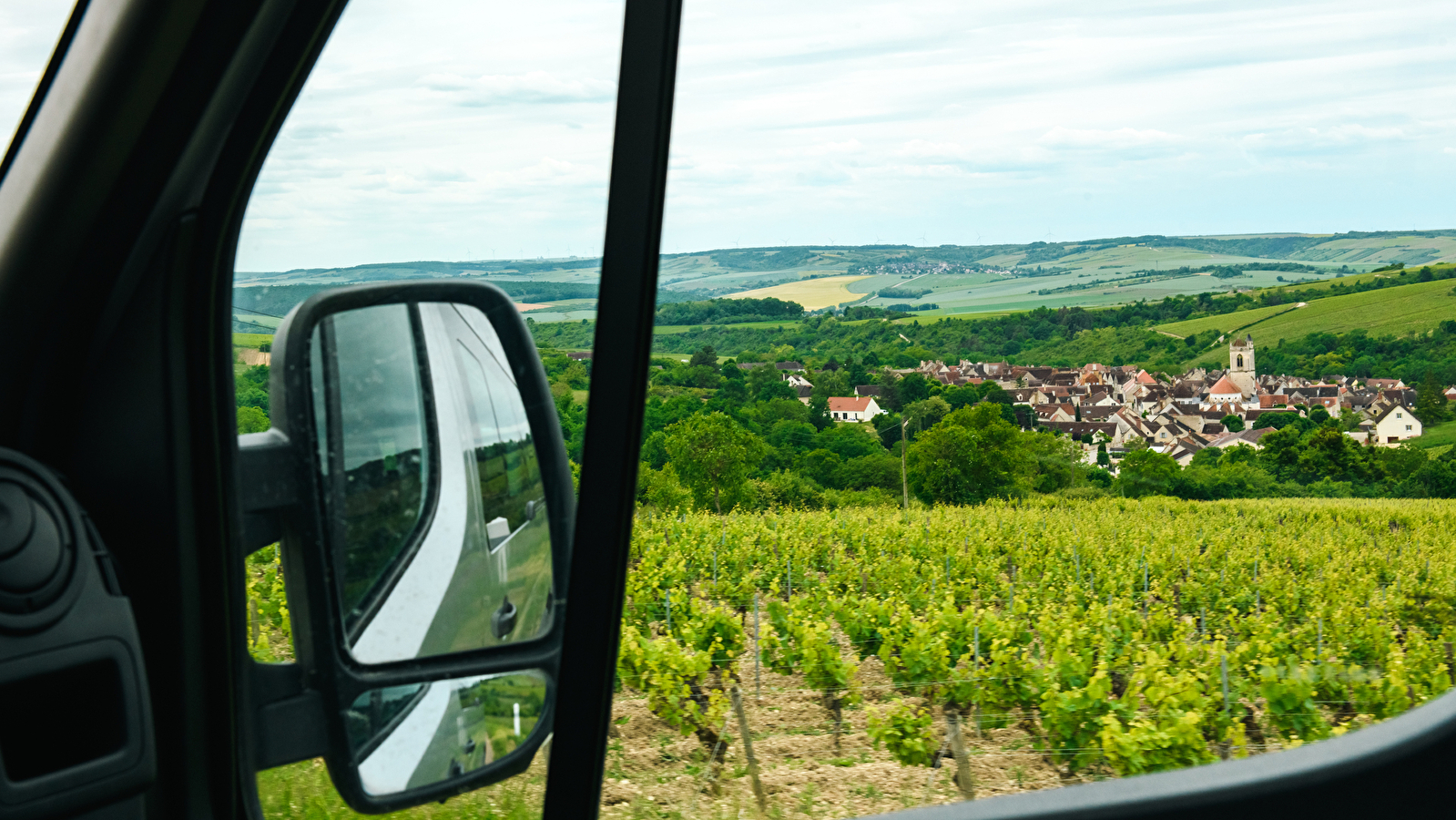 Oenobus Escolives-Sainte-Camille et Coulanges-la-Vineuse