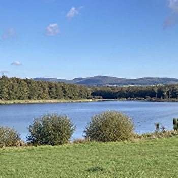 Liaison cyclo nord : du Canal du Nivernais aux Eaux thermales de Saint-Honoré-les-Bains - ISENAY