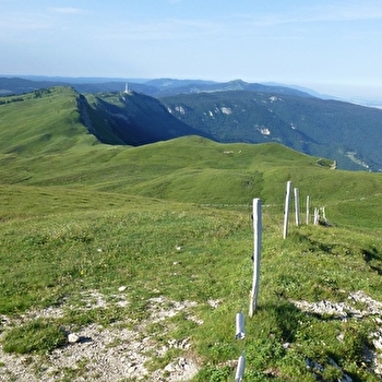 Circuit l'Ain à vélo n° 10 - Sur le Grand 8 Ain Jura-Sud : Le balcon du Léman - VALSERHONE