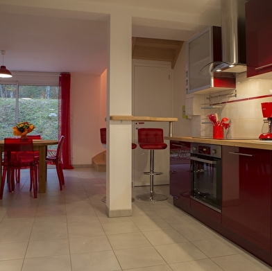 Les Gîtes de l'Orée du Bois - Nuage Rouge