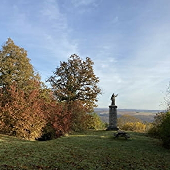 La butte Saint-Siméon de Saulx-le-Duc - SAULX-LE-DUC