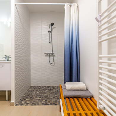 Au 4 le long du Canal