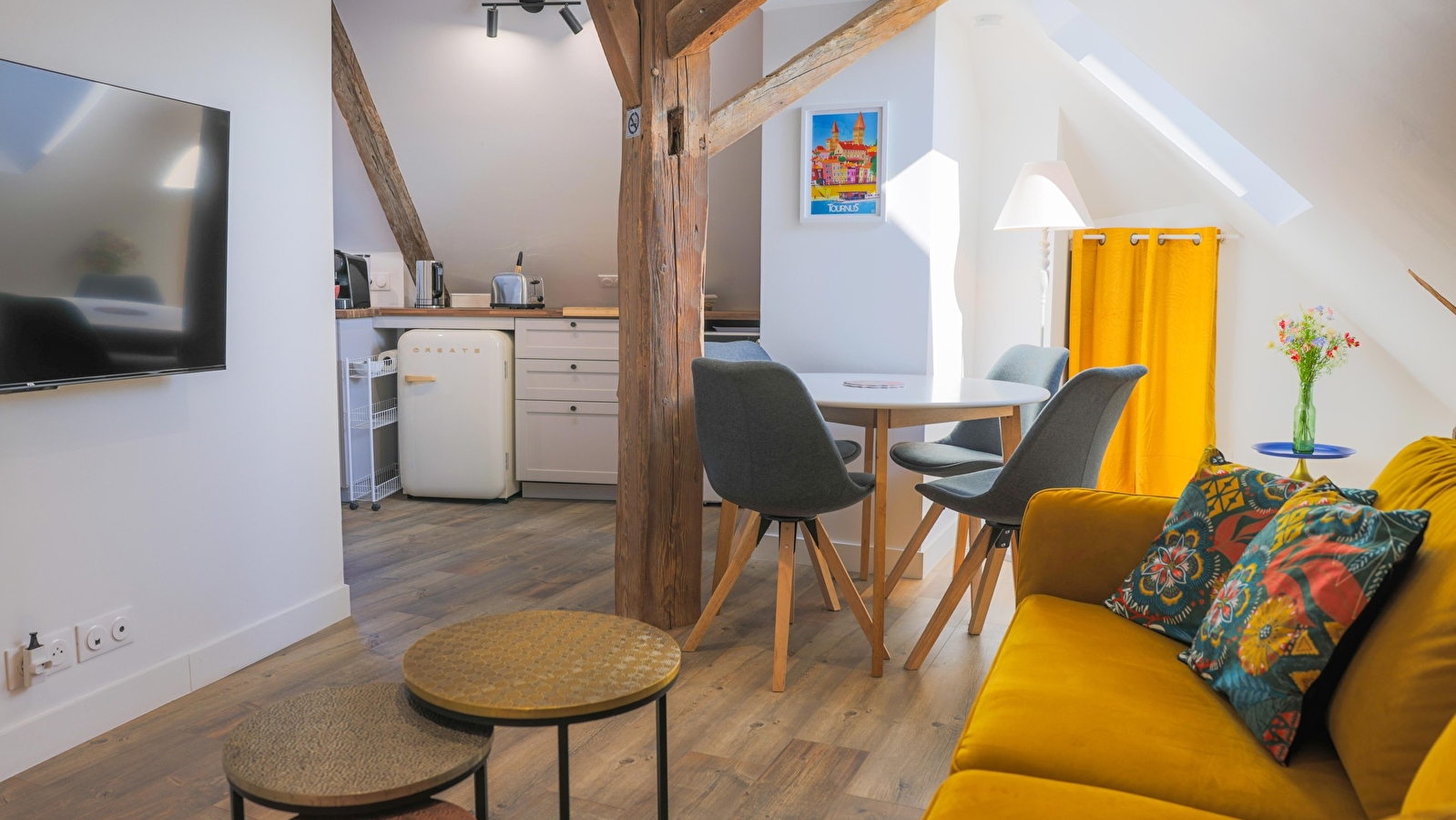 MIA CAMBRO Le Studio