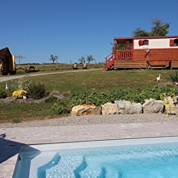 Roulotte La Comtoise - VY-LE-FERROUX