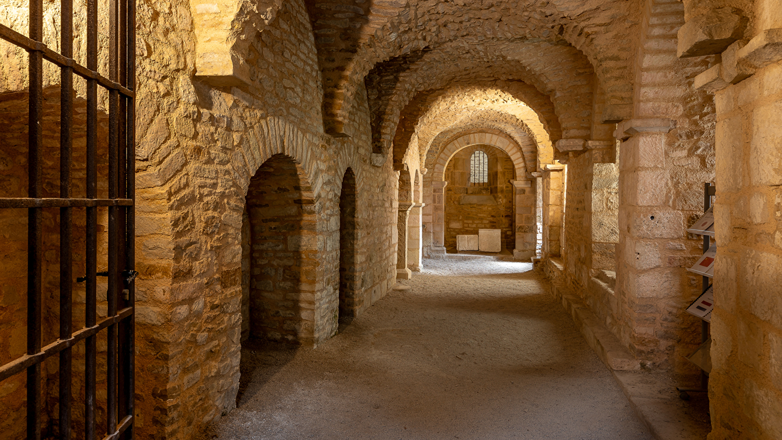 Crypte de l'Abbaye de Flavigny