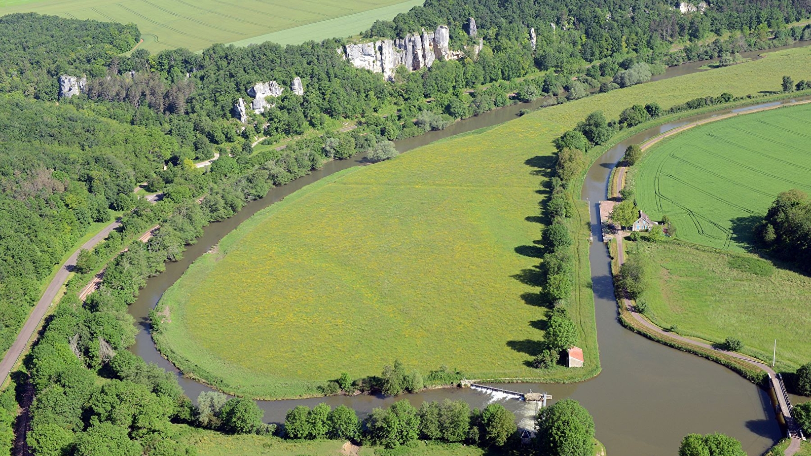 Balade famille : le sentier-nature des Roches de Basseville
