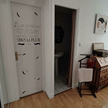 Chambres d'Hôtes au Chapeau Claque Cabaret - GUEUGNON