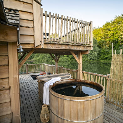 CABANE FLOTTANTE SPA - Domaine de la Combe Rossignol