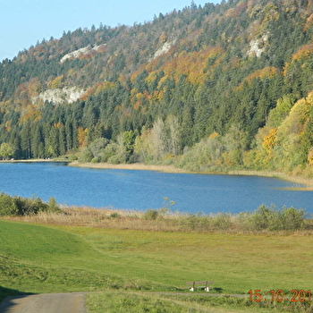 La Berlie du Jura gite avec terrasse - ETIVAL