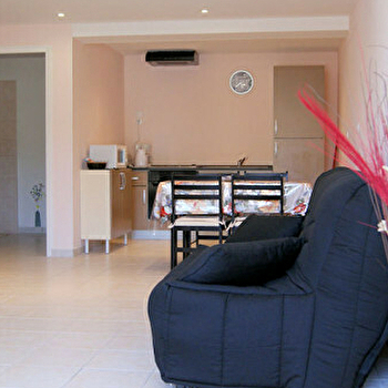 La Rivière - LAROCHE-SAINT-CYDROINE