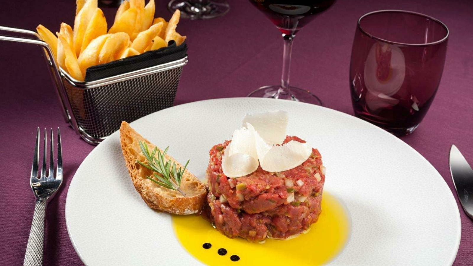 Le Restaurant et la terrasse du Tulip Inn