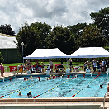 Piscine municipale - SANVIGNES-LES-MINES