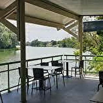 Aire camping-car du Nymphéa - LAMARCHE-SUR-SAONE