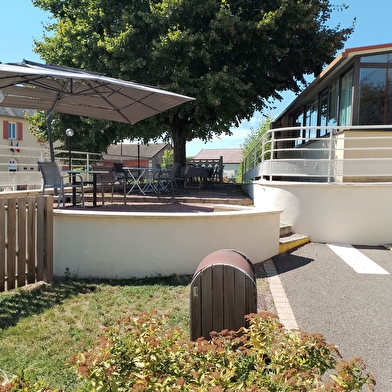 Restaurant à l'ombre du tilleul