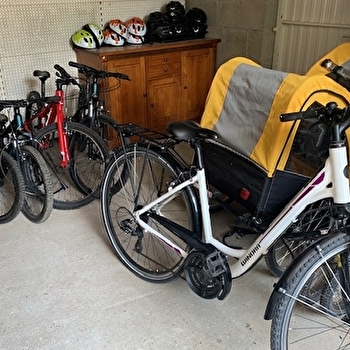 Camping Le Hameau des Champs - Location de vélos - CORMATIN