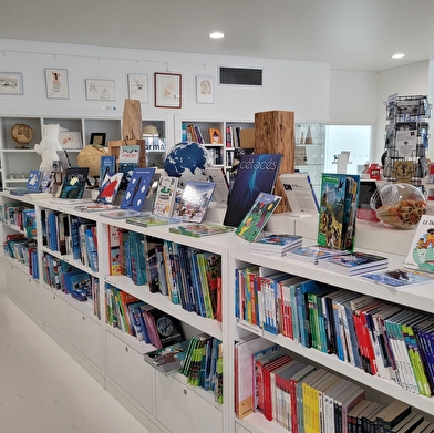 Librairie-boutique de l'Espace des Mondes Polaires Paul-Émile Victor